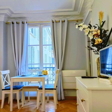 Au Petit Trianon Bleu Apartment แวร์ซาย ภายนอก รูปภาพ