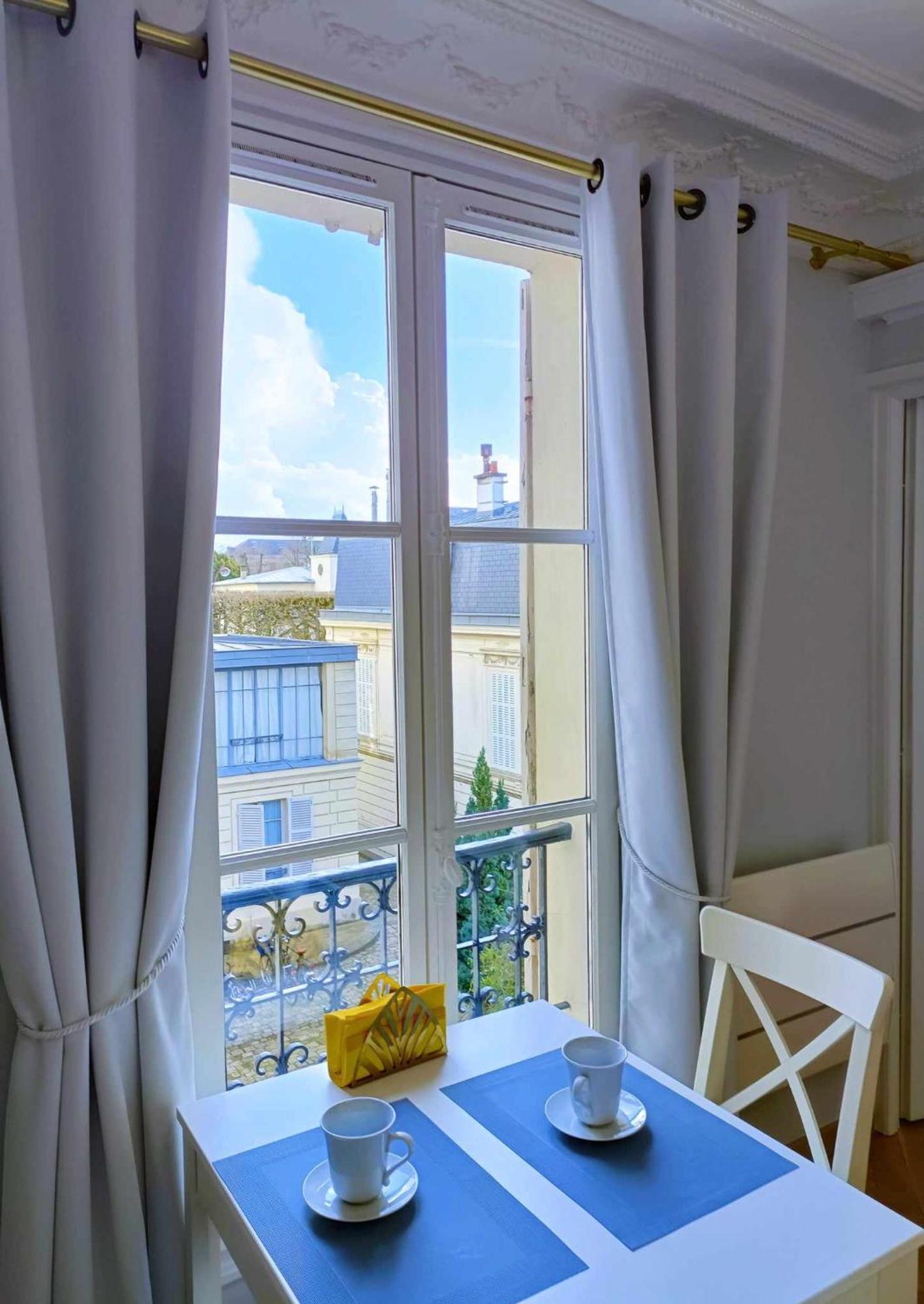 Au Petit Trianon Bleu Apartment แวร์ซาย ภายนอก รูปภาพ