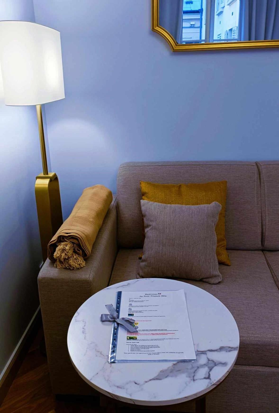 Au Petit Trianon Bleu Apartment แวร์ซาย ภายนอก รูปภาพ